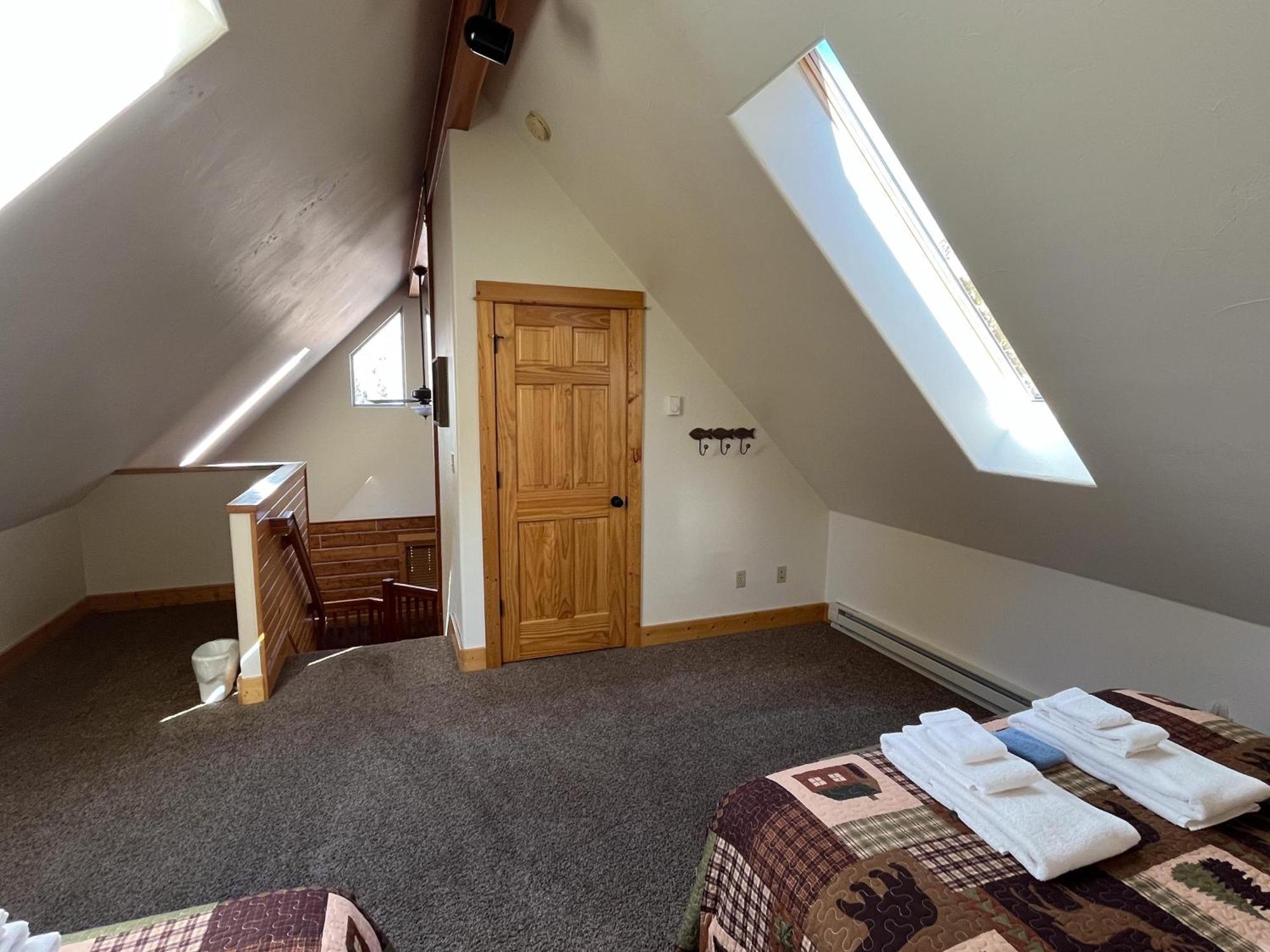 Cabin 28 Almont Bagian luar foto